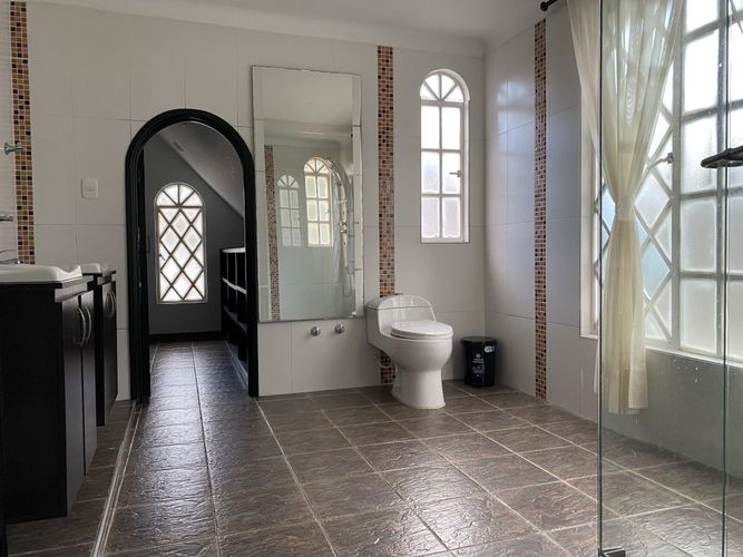 Casa de 8 alcobas en venta en Vanguardia, Villavicencio, 555 m² · foto 19 de 24