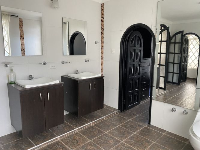 Casa de 8 alcobas en venta en Vanguardia, Villavicencio, 555 m² · foto 20 de 24