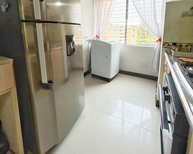 Apartamento en venta en El Poblado, Medellín · foto 3 de 9
