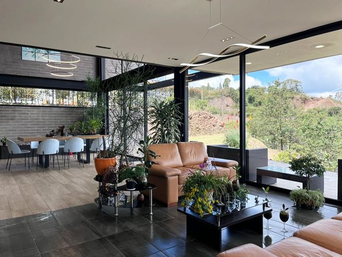 Casa de 3 alcobas en venta en Conjunto Residencial Isla Fuerta, Envigado, 400 m² · foto 3 de 15