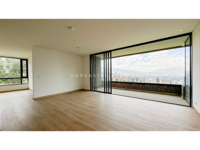Apartamento de 3 alcobas en venta en Altos Del Poblado, Medellín, 140 m² · foto 2 de 11