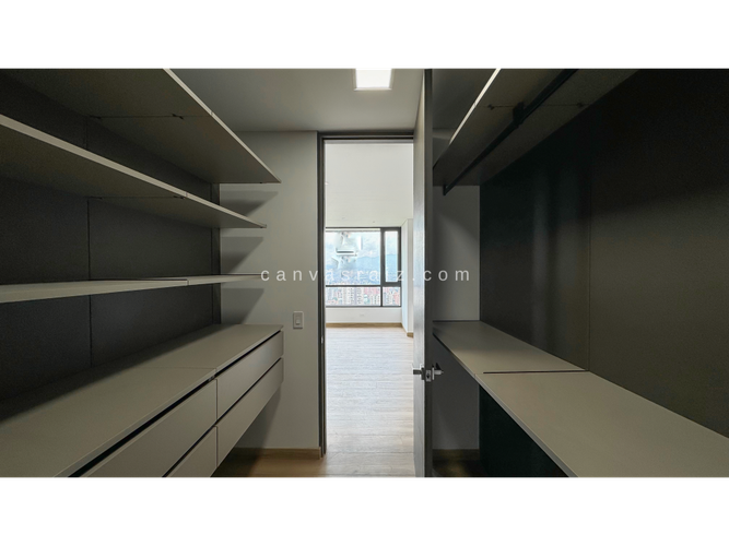 Apartamento de 3 alcobas en venta en Altos Del Poblado, Medellín, 140 m² · foto 8 de 11