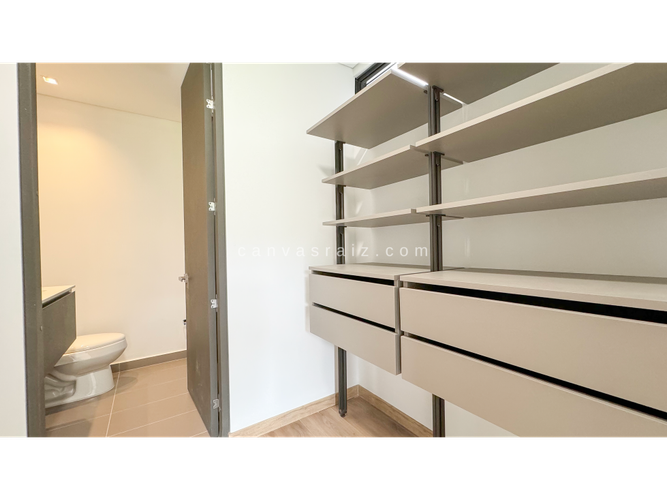 Apartamento de 3 alcobas en venta en Altos Del Poblado, Medellín, 140 m² · foto 10 de 11