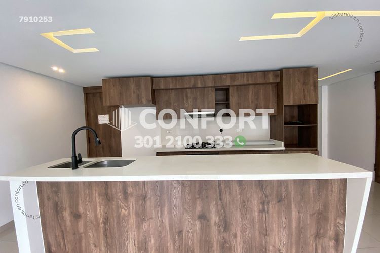 Apartamento de 3 alcobas en arriendo en La Castellana, Medellín, 158 m² · foto 5 de 23