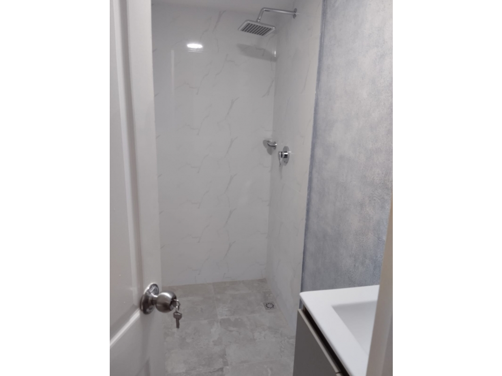 Apartamento en venta en La Almeria, Medellín · foto 16 de 18