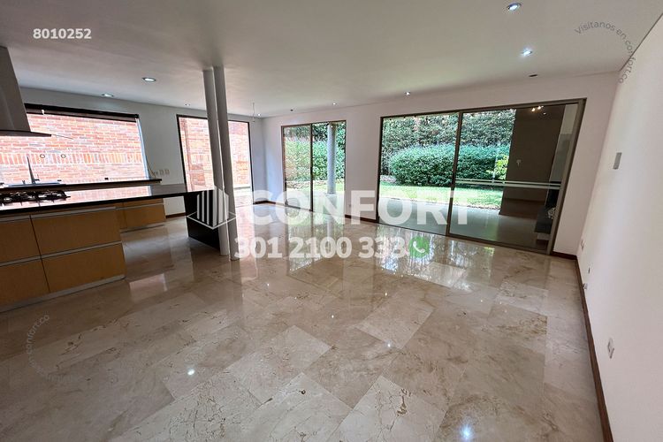 Casa de 3 alcobas en arriendo en Montessori, Envigado, 220 m² · foto 2 de 13