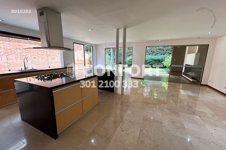 Casa de 3 alcobas en arriendo en Montessori, Envigado, 220 m² · foto 3 de 13