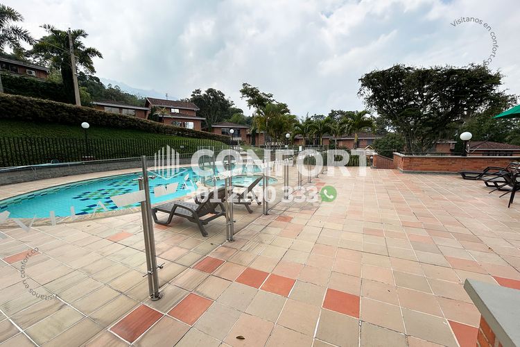 Casa de 3 alcobas en arriendo en Montessori, Envigado, 220 m² · foto 13 de 13