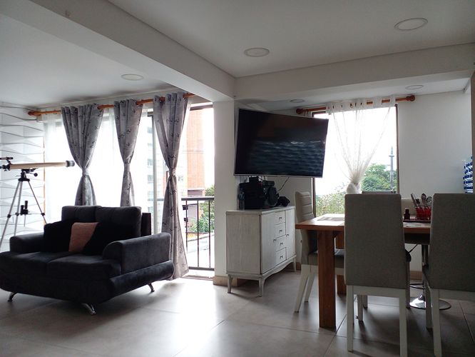 Casa de 5 alcobas en venta en La Pradera, Envigado, 247 m² · foto 7 de 18