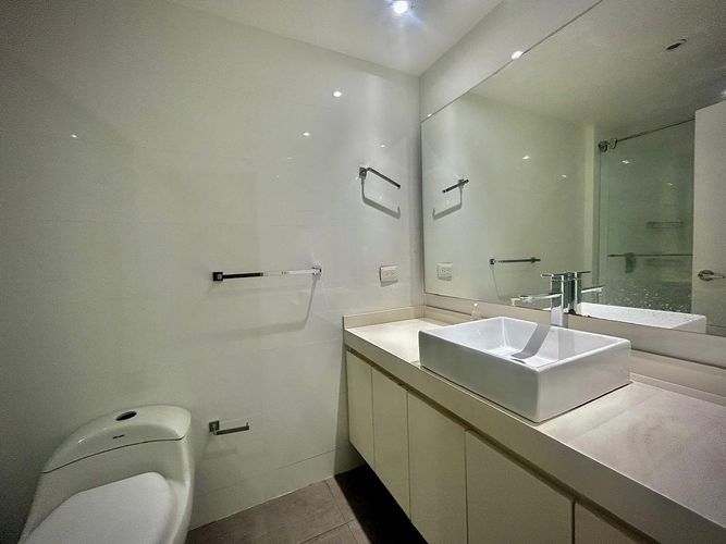 Apartamento de 4 alcobas en venta en Los Rosales, Bogotá, 214 m² · foto 6 de 23