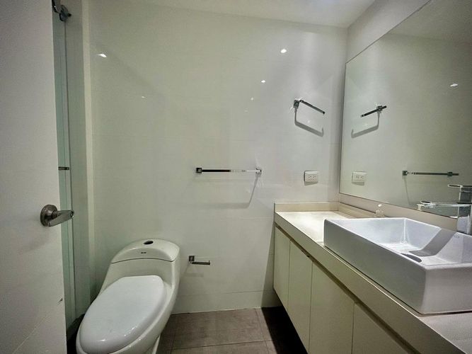 Apartamento de 4 alcobas en venta en Los Rosales, Bogotá, 214 m² · foto 15 de 23