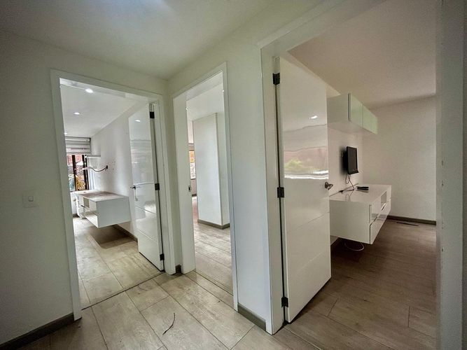Apartamento de 4 alcobas en venta en Los Rosales, Bogotá, 214 m² · foto 18 de 23