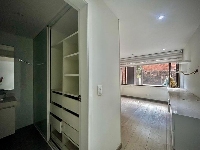 Apartamento de 4 alcobas en venta en Los Rosales, Bogotá, 214 m² · foto 19 de 23