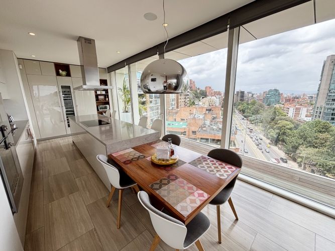 Apartamento de 3 alcobas en venta en Chicó Reservado, Bogotá, 395 m² · foto 9 de 21