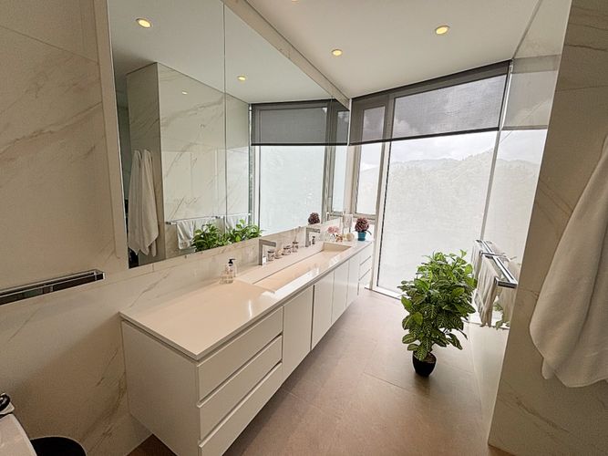 Apartamento de 3 alcobas en venta en Chicó Reservado, Bogotá, 395 m² · foto 17 de 21