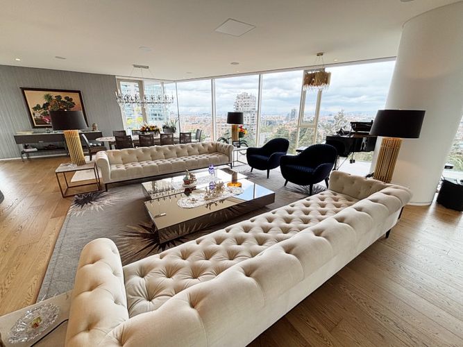Apartamento de 3 alcobas en venta en Chicó Reservado, Bogotá, 395 m² · foto 2 de 21