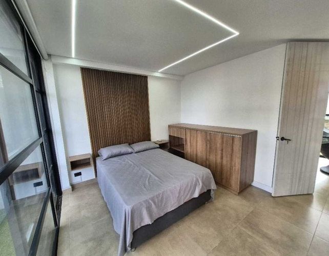 Apartamento de 3 alcobas en arriendo en El Poblado, Medellín, 184 m² · foto 7 de 10