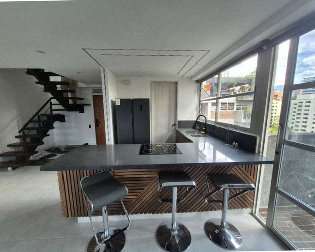 Apartamento de 3 alcobas en arriendo en El Poblado, Medellín, 184 m² · foto 4 de 10