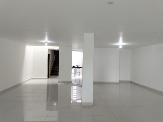Casa de 4 alcobas en arriendo en El Poblado, Medellín, 300 m² · foto 10 de 19