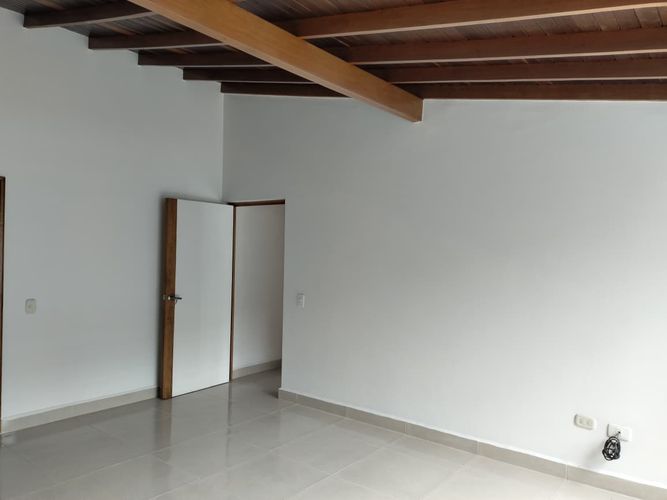 Casa de 4 alcobas en arriendo en El Poblado, Medellín, 300 m² · foto 11 de 19