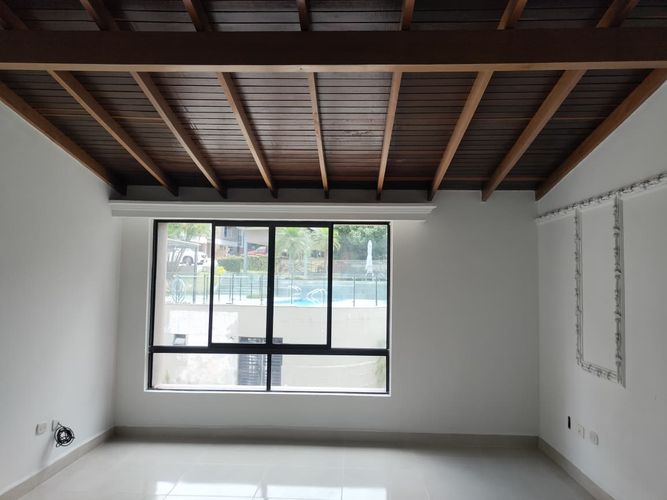Casa de 4 alcobas en arriendo en El Poblado, Medellín, 300 m² · foto 4 de 19