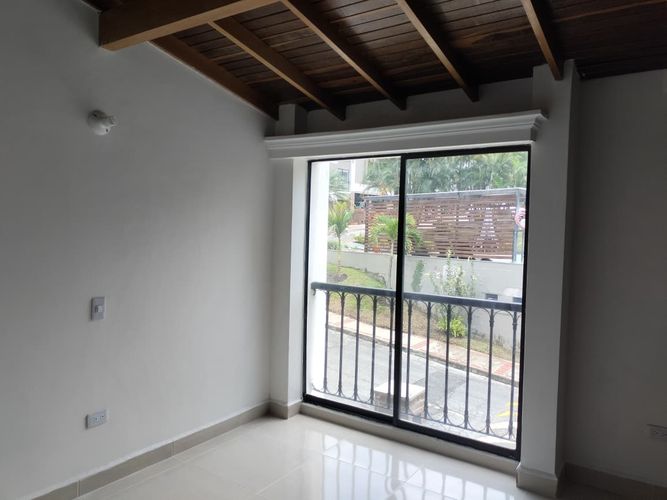 Casa de 4 alcobas en arriendo en El Poblado, Medellín, 300 m² · foto 5 de 19