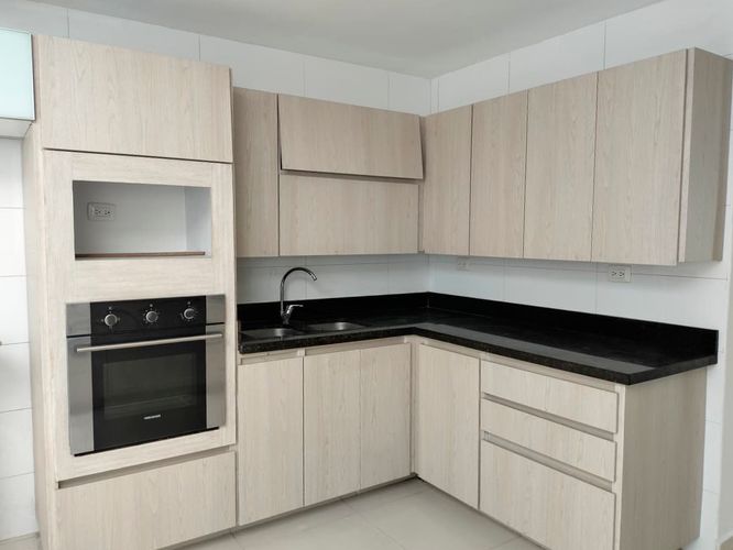Casa de 4 alcobas en arriendo en El Poblado, Medellín, 300 m² · foto 6 de 19
