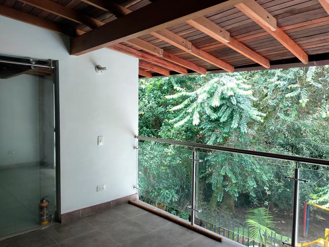 Casa de 4 alcobas en arriendo en El Poblado, Medellín, 300 m² · foto 19 de 19