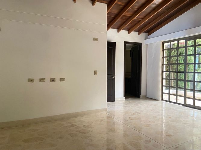 Casa de 4 alcobas en venta en Entreamigos, Sabaneta, 400 m² · foto 9 de 20