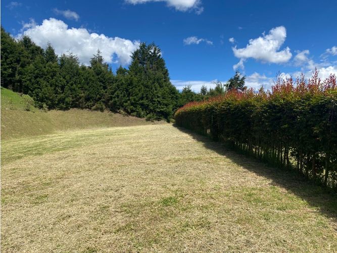 Lote en venta en Monta�Ez, Guarne, 2075 m² · foto 4 de 5