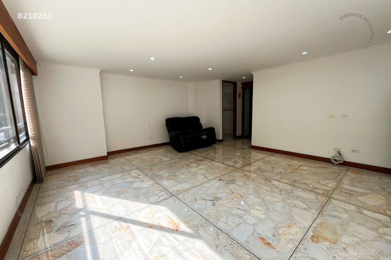 Apartamento en arriendo en Los Balsos, Medellín · foto 3 de 22