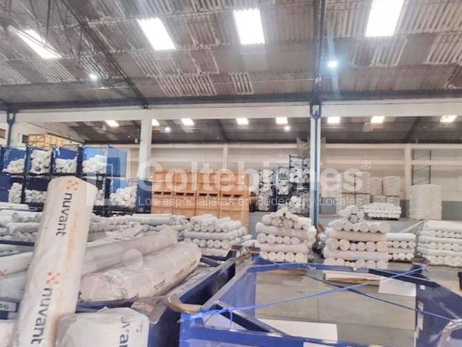 Bodega en venta en Manuel Restrepo, Sabaneta, 3198 m² · foto 3 de 18