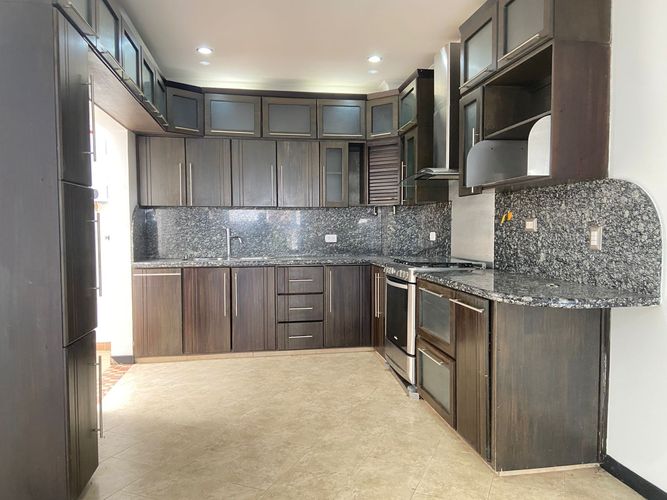 Casa de 3 alcobas en venta en La Doctora, Sabaneta, 340 m² · foto 5 de 18
