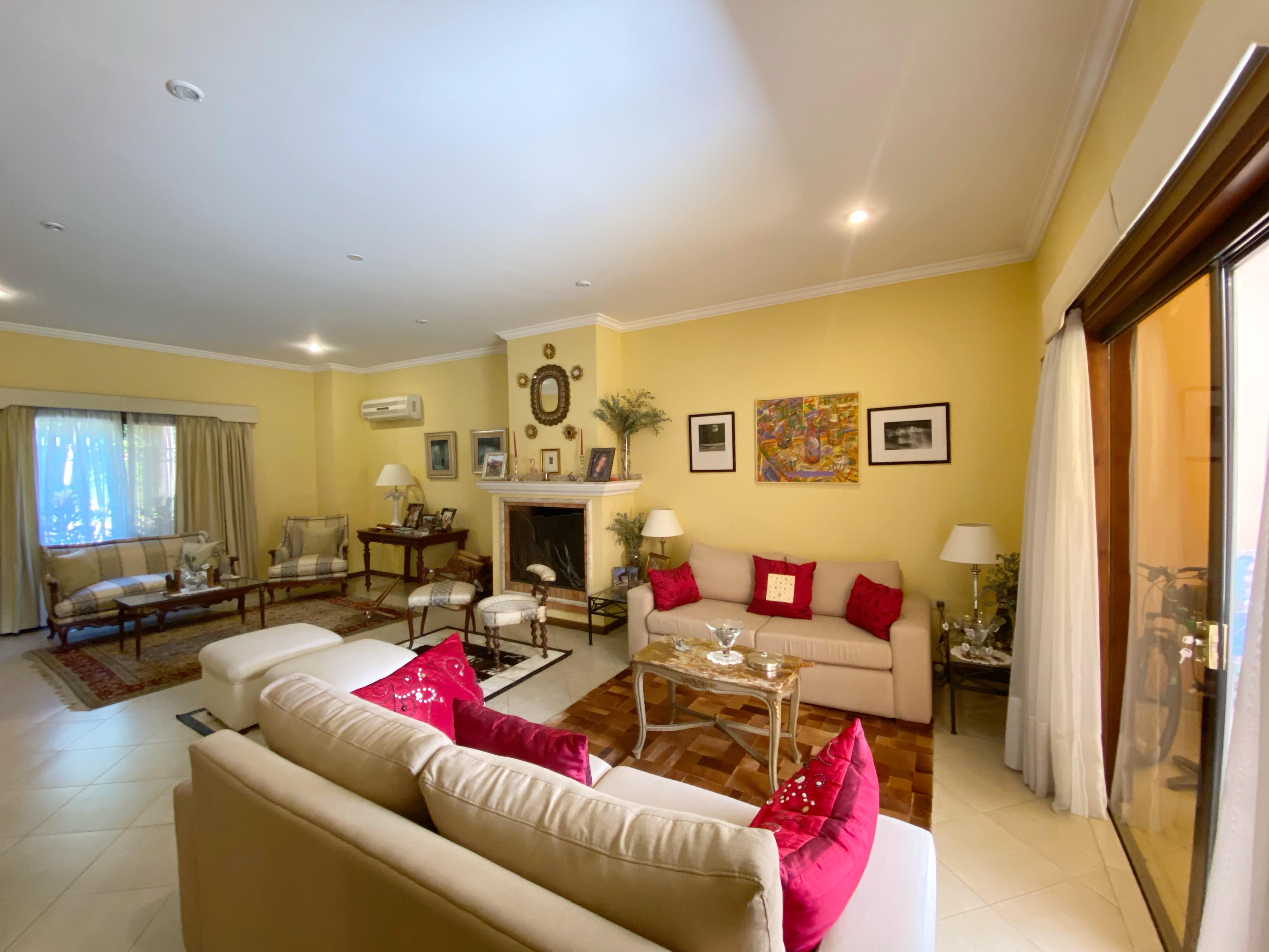 Residencia Moderna y Espaciosa en Exclusiva Zona Colegio Goethe. — foto 3