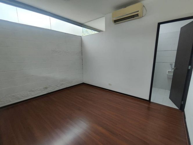 Edificio en arriendo en La Aguacatala, Medellín, 600 m² · foto 4 de 24