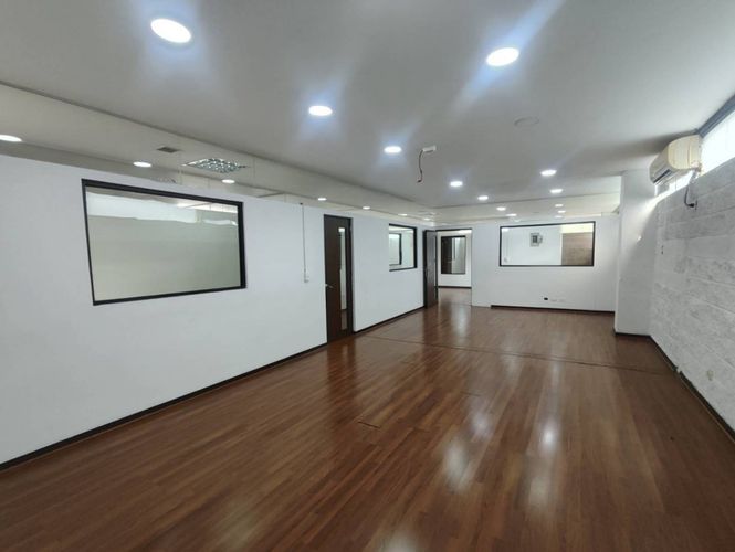 Edificio en arriendo en La Aguacatala, Medellín, 600 m² · foto 8 de 24