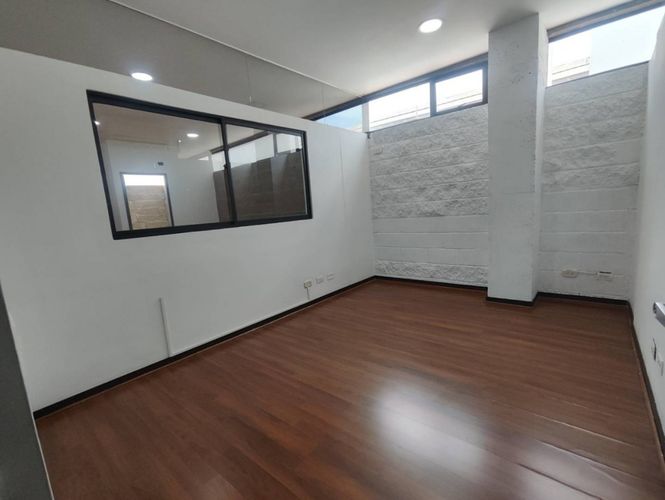 Edificio en arriendo en La Aguacatala, Medellín, 600 m² · foto 10 de 24