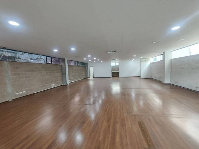 Edificio en arriendo en La Aguacatala, Medellín, 600 m² · foto 15 de 24