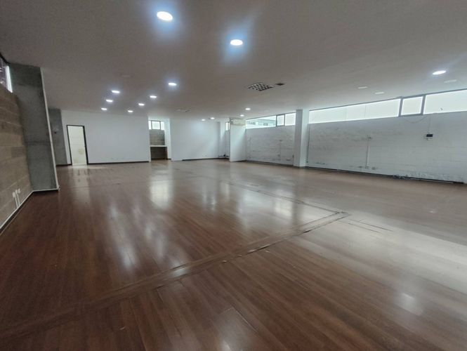 Edificio en arriendo en La Aguacatala, Medellín, 600 m² · foto 18 de 24