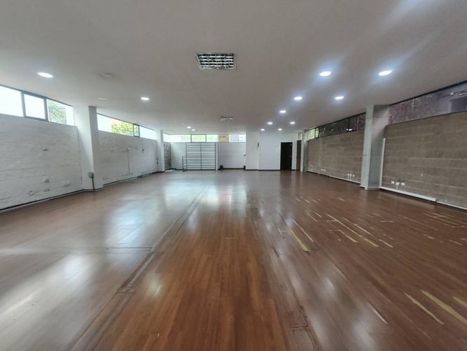 Edificio en arriendo en La Aguacatala, Medellín, 600 m² · foto 20 de 24
