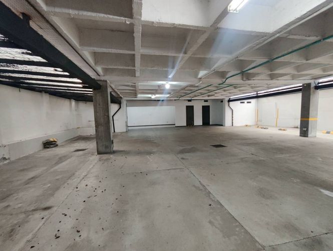 Edificio en arriendo en La Aguacatala, Medellín, 600 m² · foto 23 de 24