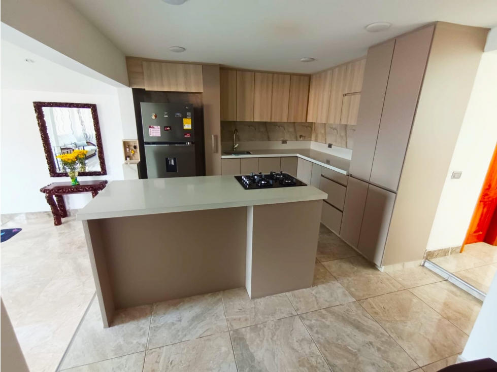Apartamento en arriendo en La America, Medellín · foto 2 de 24