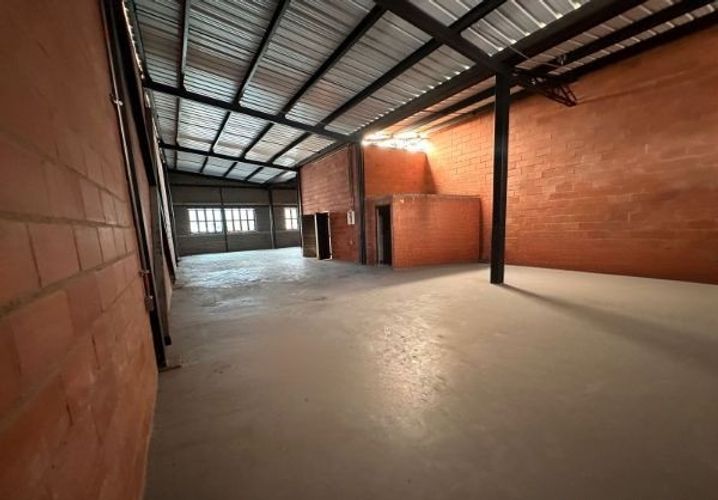Bodega en arriendo en Guayabal, Medellín, 200 m² · foto 4 de 7