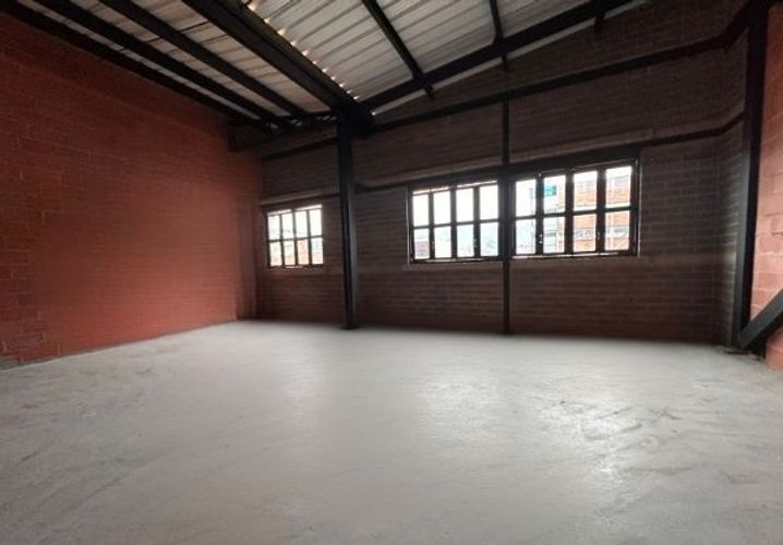 Bodega en arriendo en Guayabal, Medellín, 200 m² · foto 4 de 8