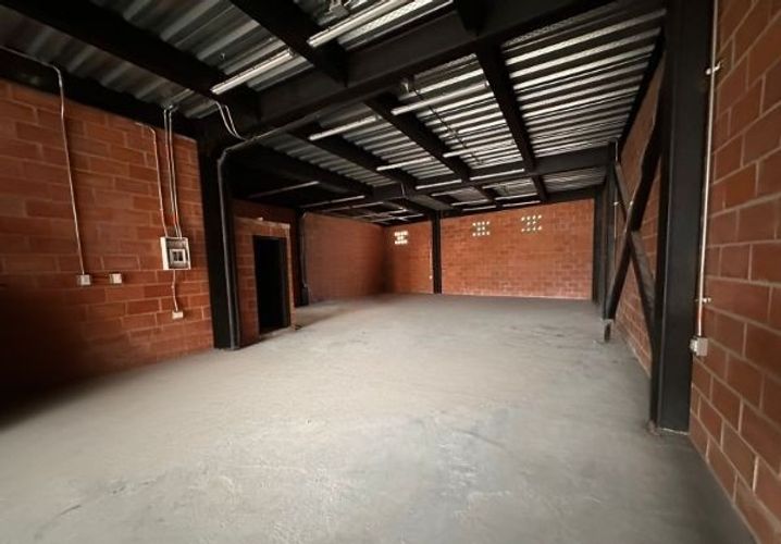 Bodega en arriendo en Guayabal, Medellín, 200 m² · foto 7 de 8