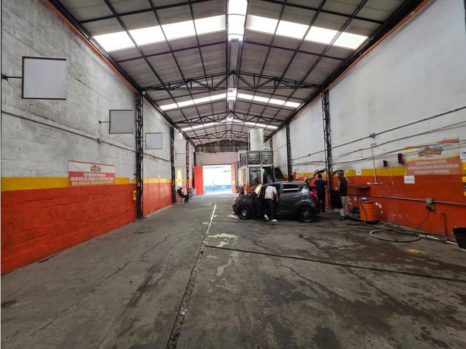 Bodega en venta en Boston, Medellín, 360 m² · foto 8 de 9
