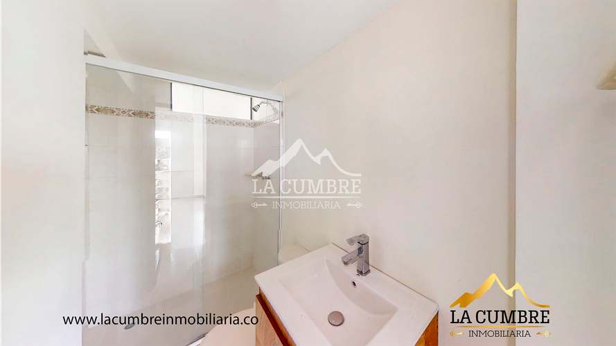 Apartamento de 4 alcobas en arriendo en Altos Del Poblado, Medellín, 130 m² · foto 6 de 14