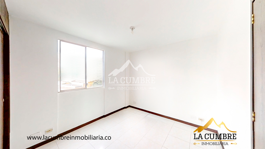 Apartamento de 4 alcobas en arriendo en Altos Del Poblado, Medellín, 130 m² · foto 8 de 14