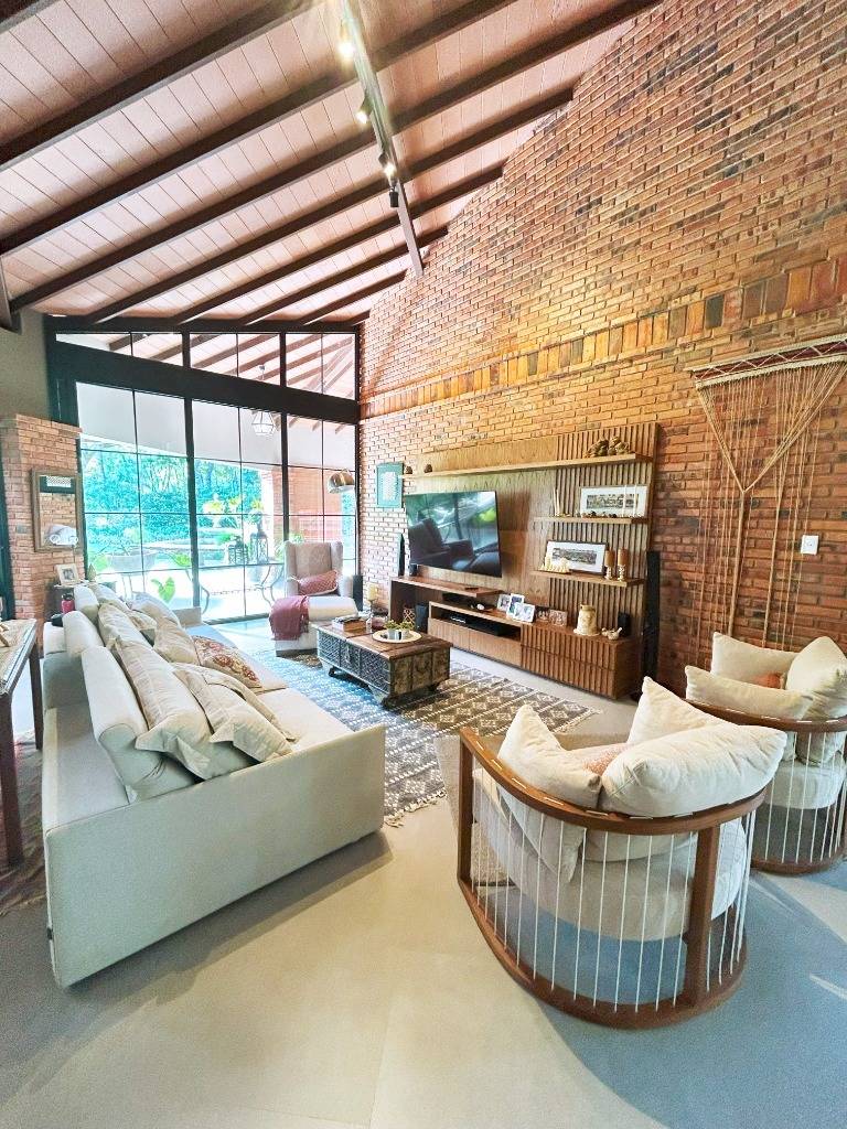 Exclusiva Propiedad en San Bernardino: Un Oasis de 20.000 m² con Lujosa Residencia de 1.200 m² Construidos. — foto 3