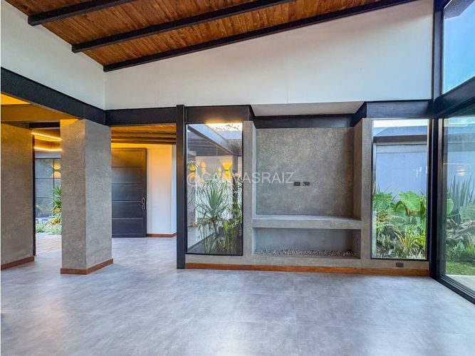 Casa de 5 alcobas en venta en Pantanillo, El Retiro, 397 m² · foto 2 de 22